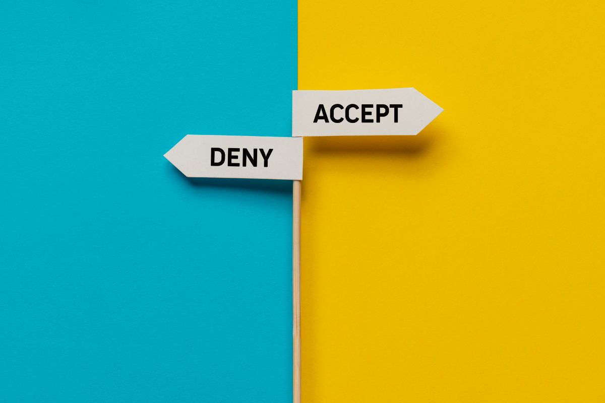 signs saying deny and accept
